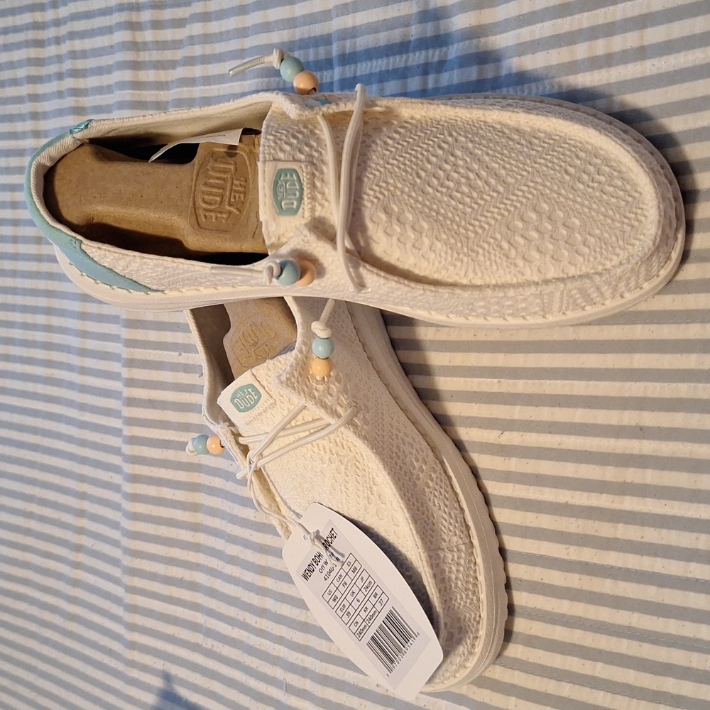 Hey Dude brand new with tags size 8